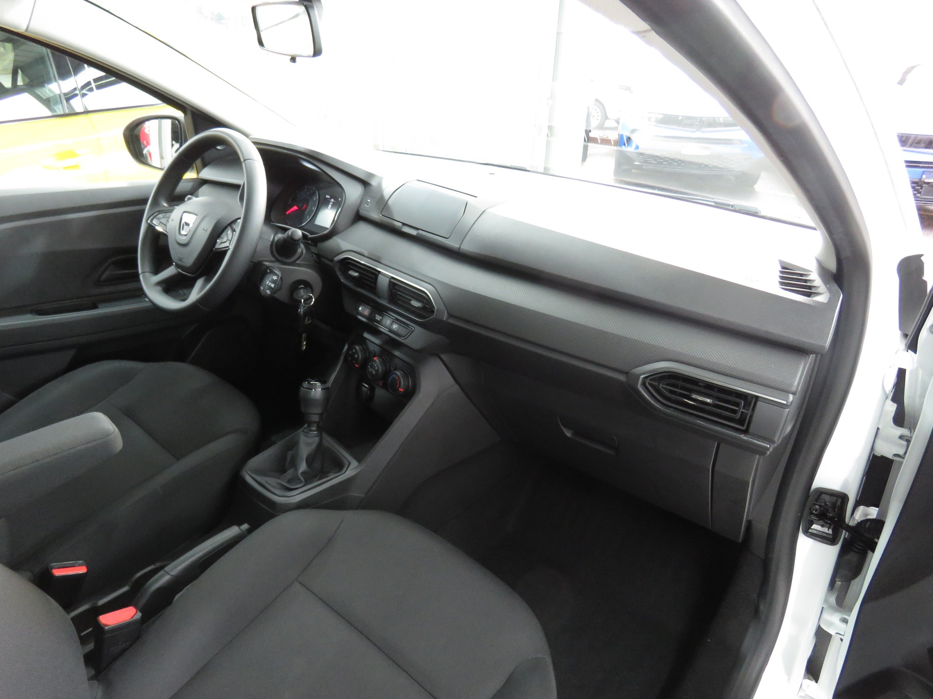 DACIA Sandero SCe 65 Essential-image-10