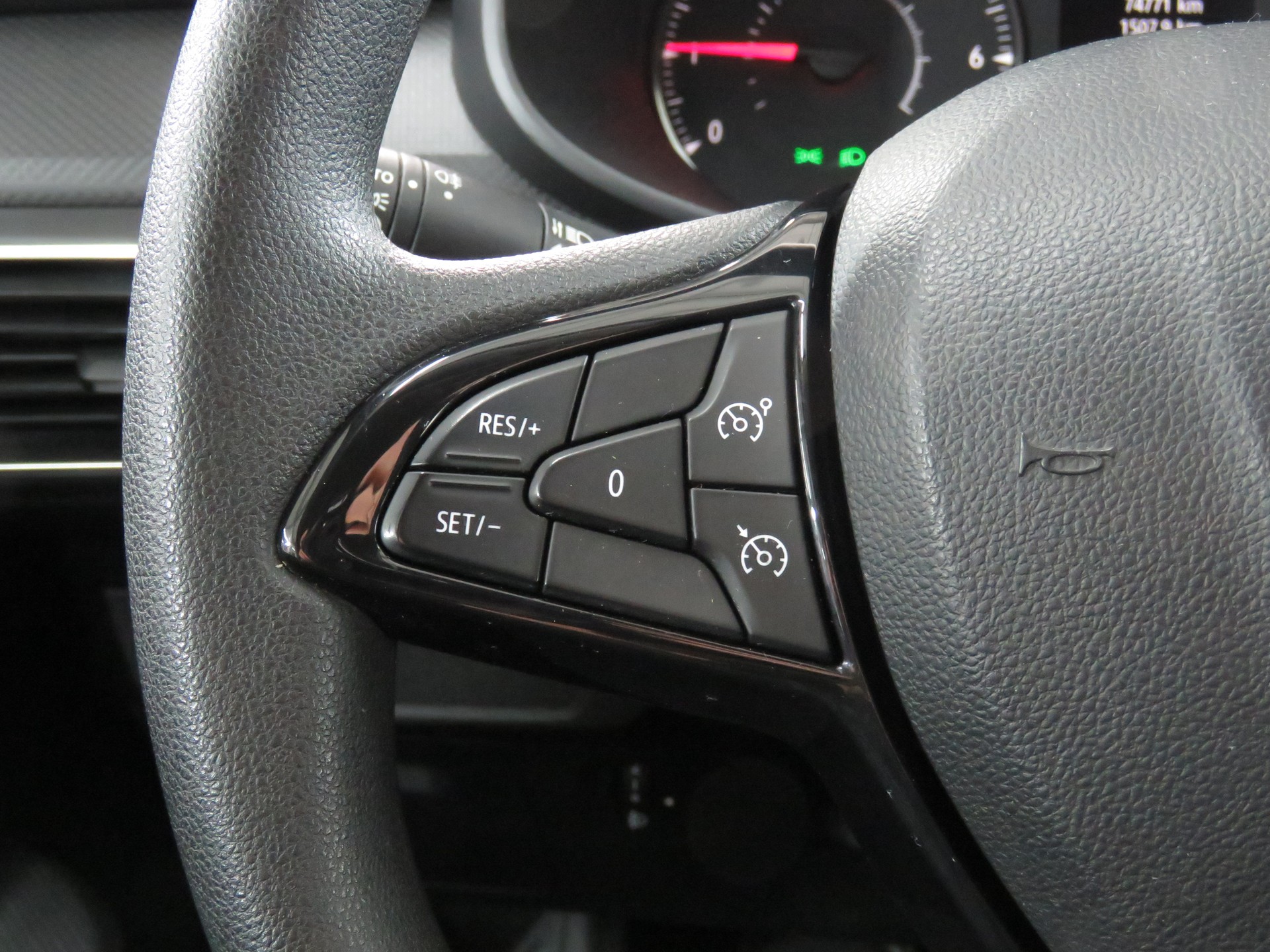 DACIA Sandero SCe 65 Essential-image-19