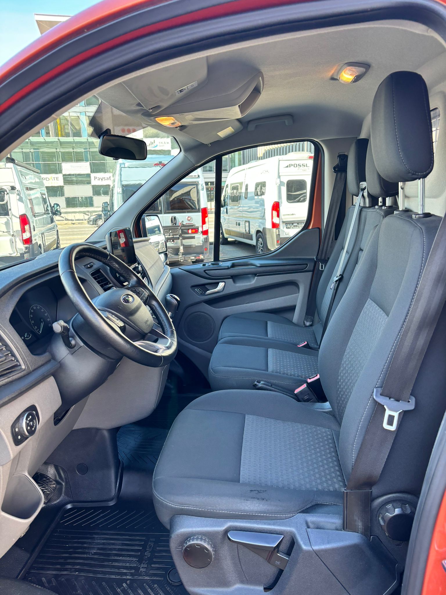 FORD Transit Custom Van 300 L1H1 Ambiente-image-9