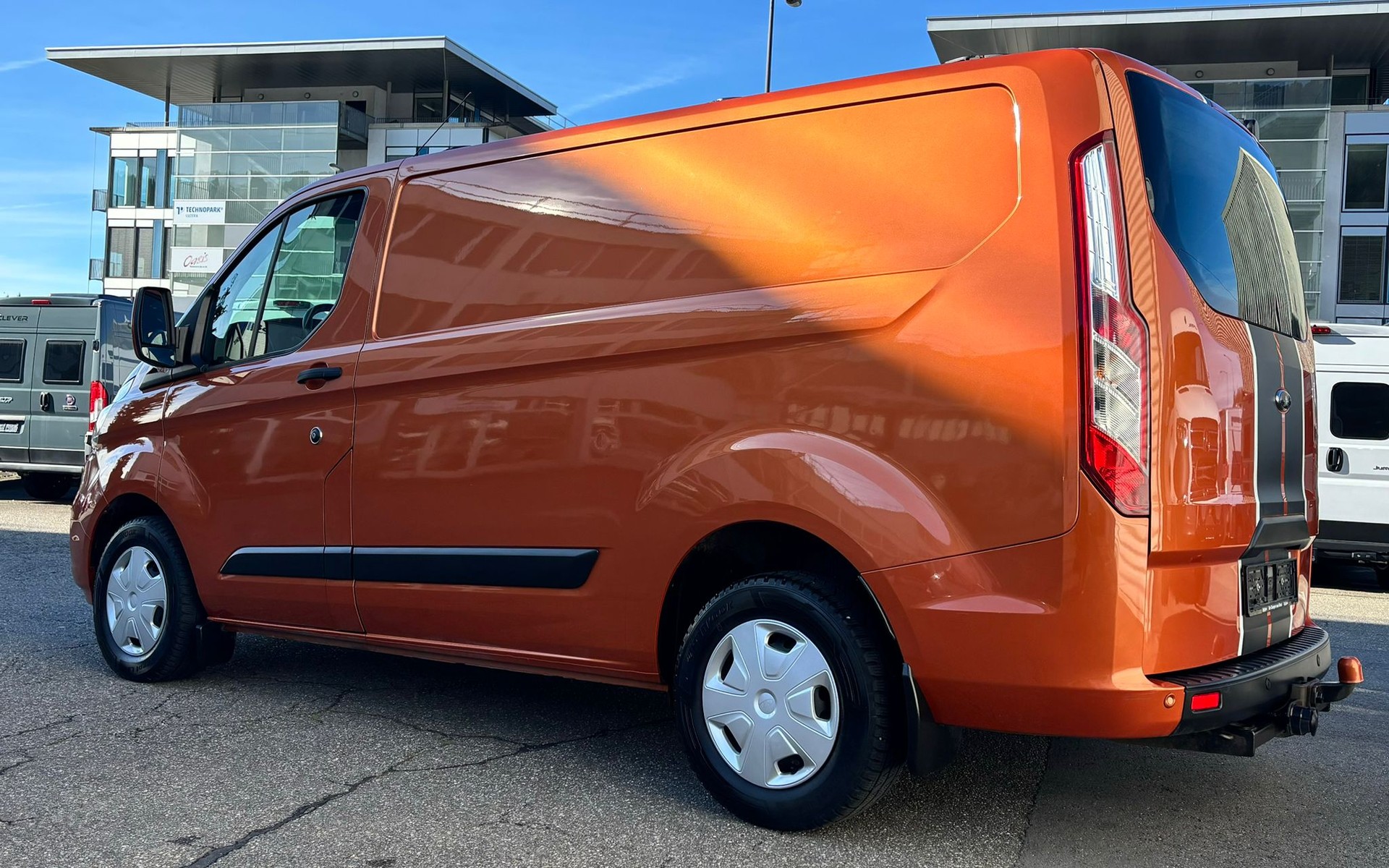 FORD Transit Custom Van 300 L1H1 Ambiente-image-3