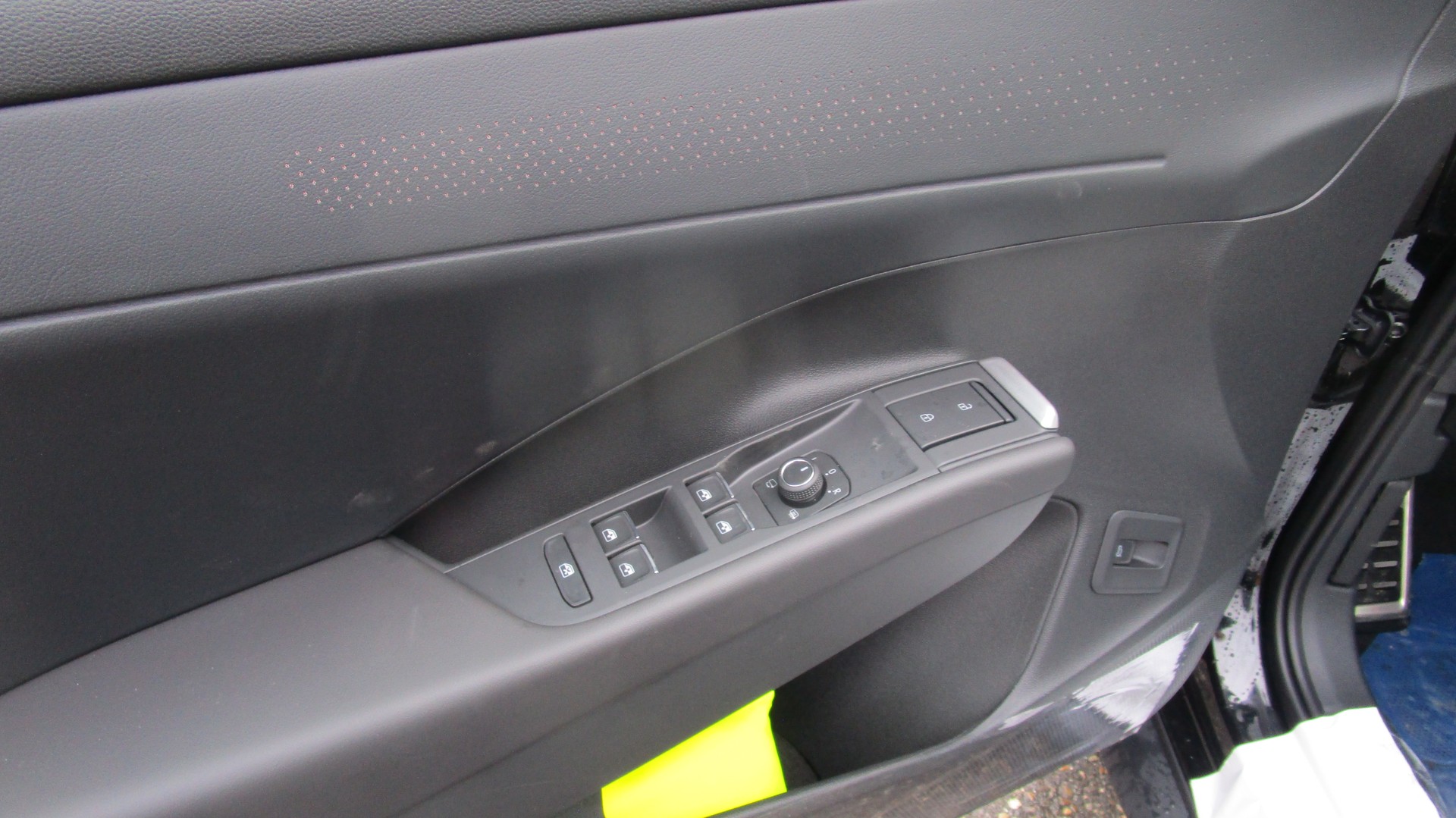 VW T-Roc 1.5 eTSI mHEV R-Line DSG-image-8