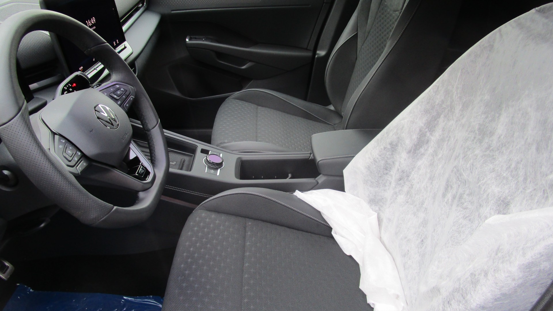 VW T-Roc 1.5 eTSI mHEV R-Line DSG-image-9