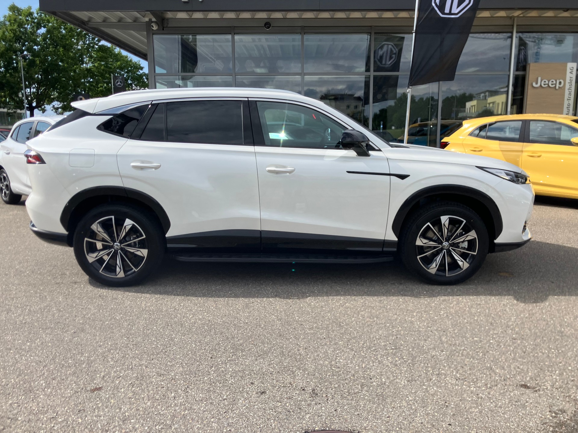 MG HS 1.5 T PHEV Luxury-image-0