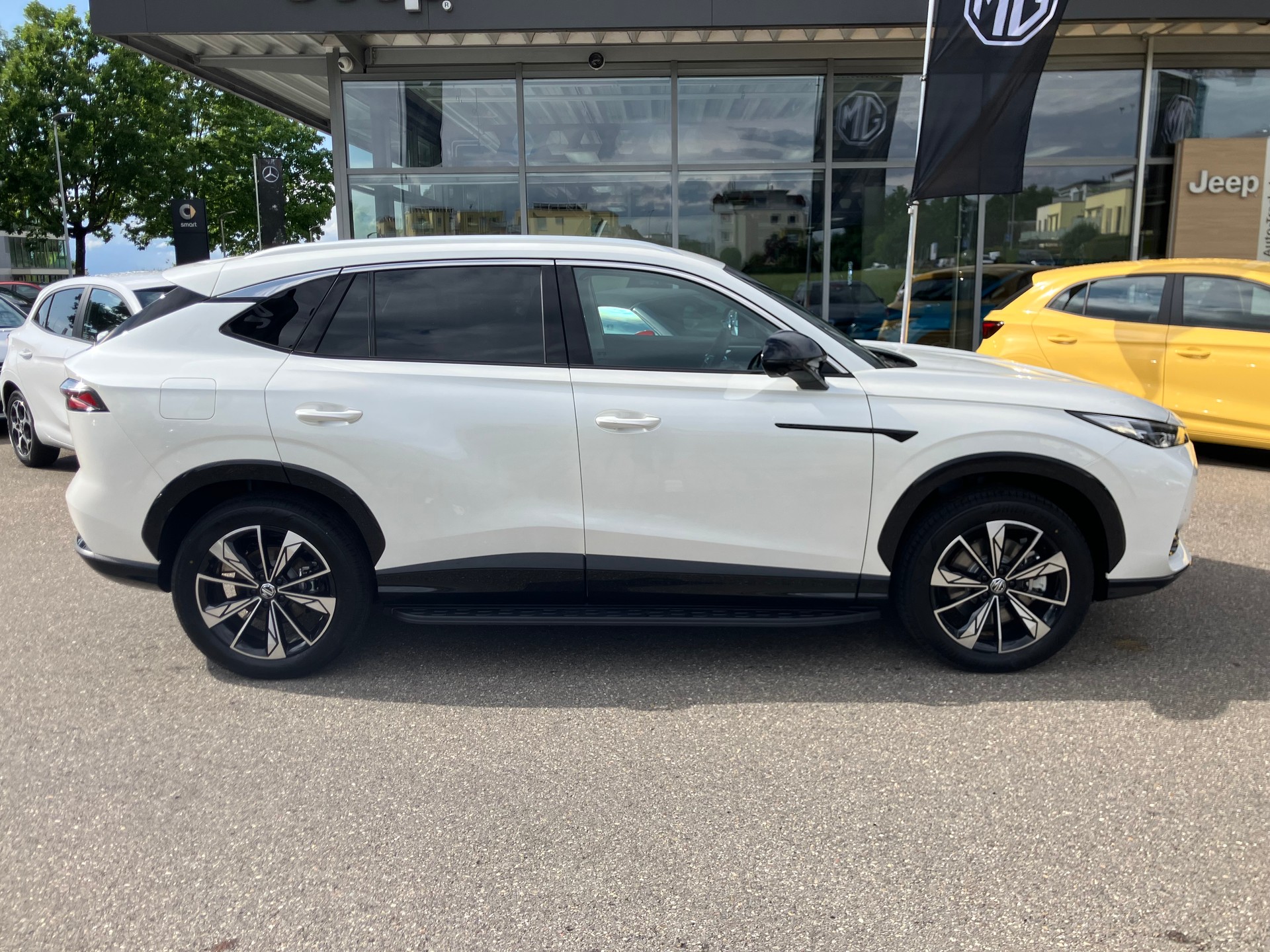 MG HS 1.5 T PHEV Luxury-image-1
