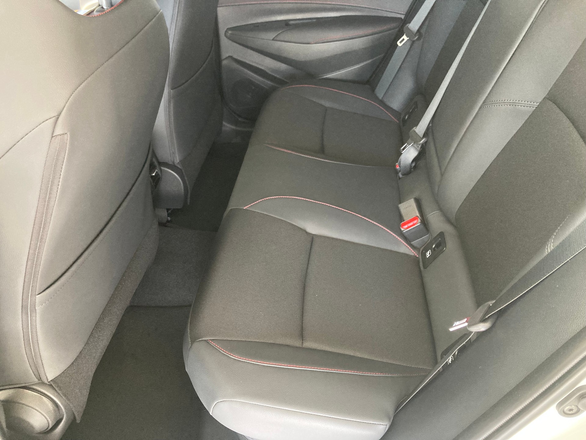 TOYOTA Corolla Touring Sports 2.0 HSD GR Sport e-CVT-image-13