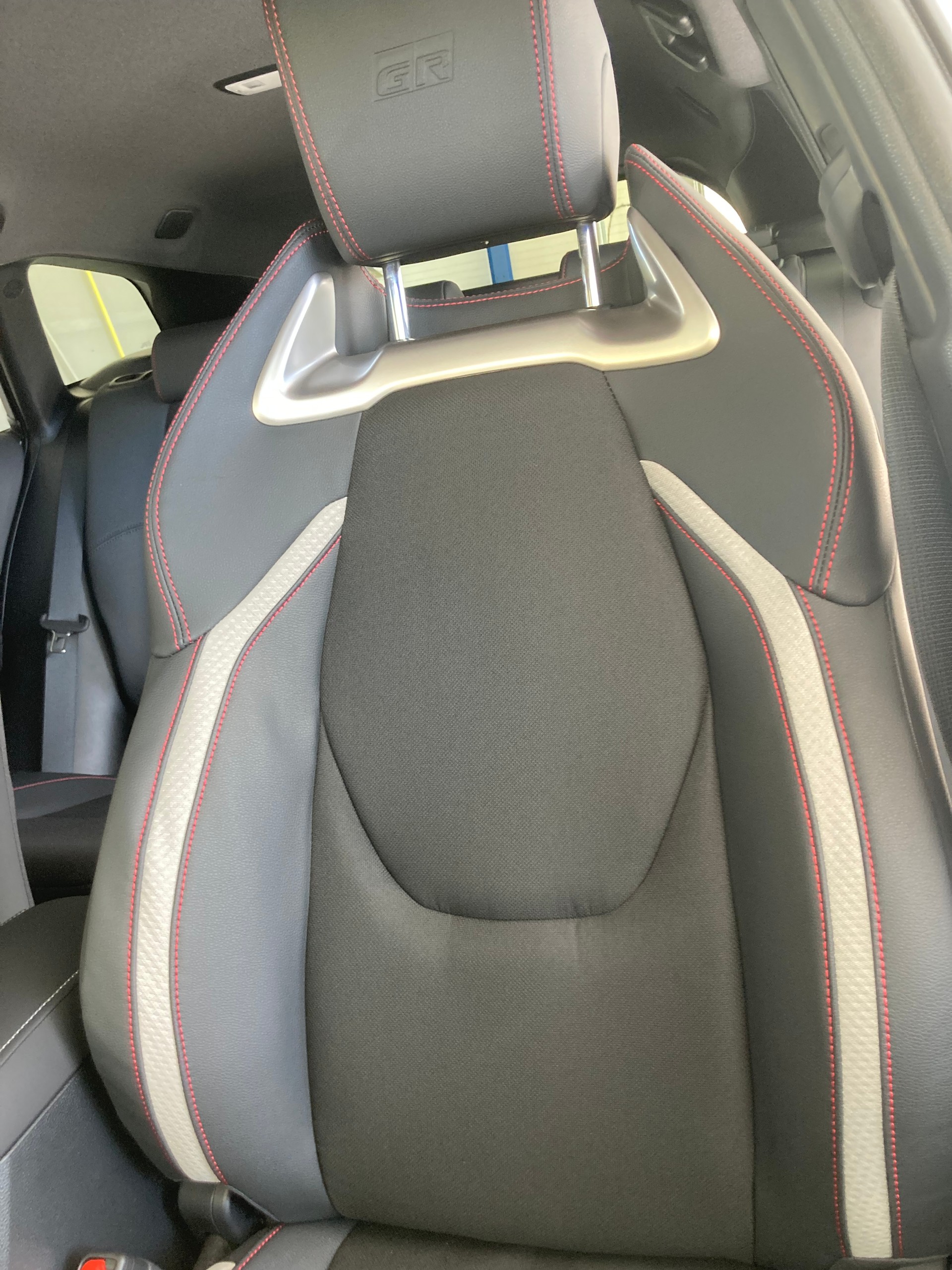 TOYOTA Corolla Touring Sports 2.0 HSD GR Sport e-CVT-image-14