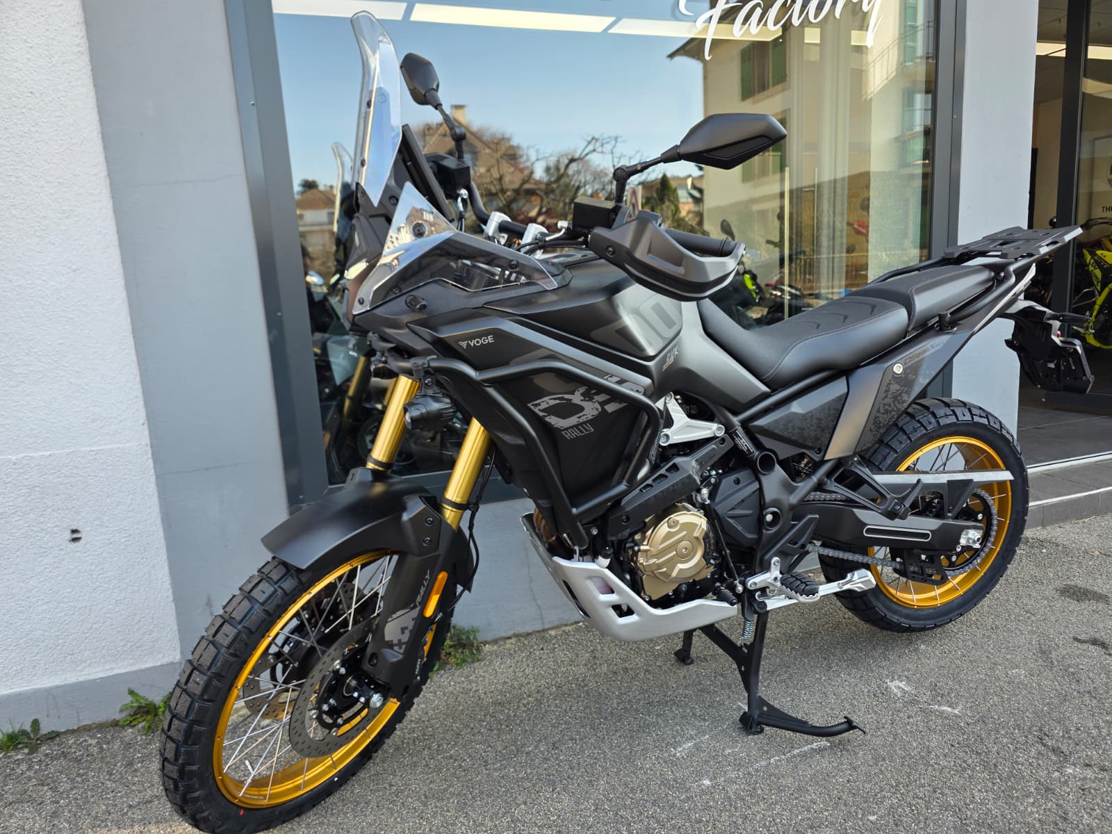 VOGE 800 DS RALLY-showroom-element-1