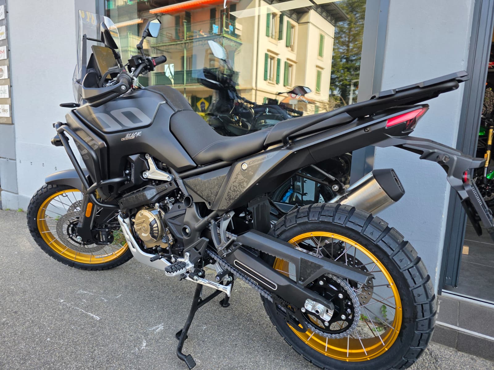 VOGE 800 DS RALLY-showroom-element-3