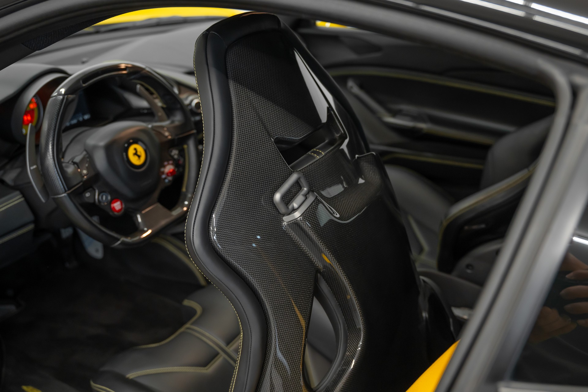 FERRARI 488 GTB 3.9 V8-image-14