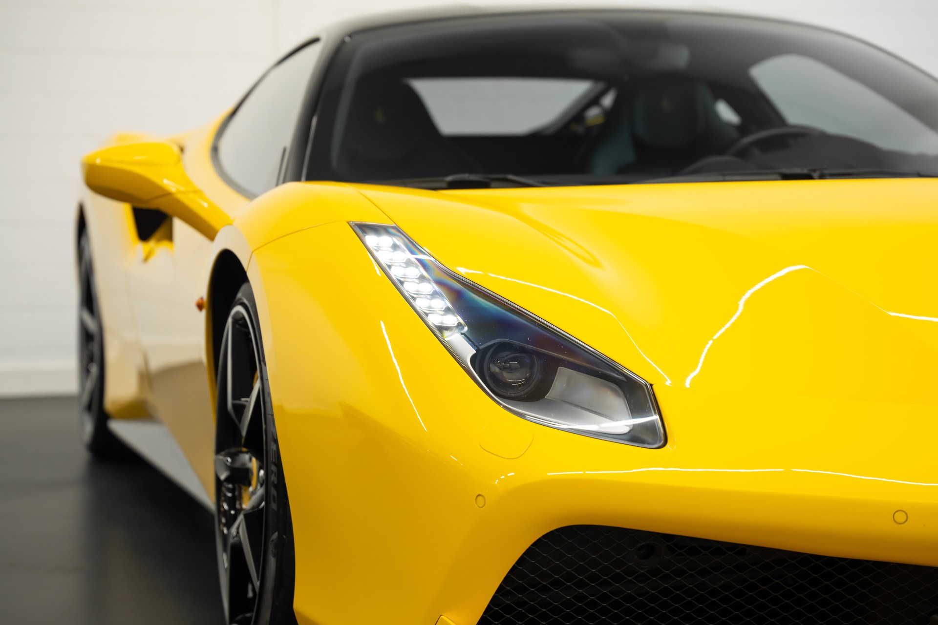 FERRARI 488 GTB 3.9 V8-image-5