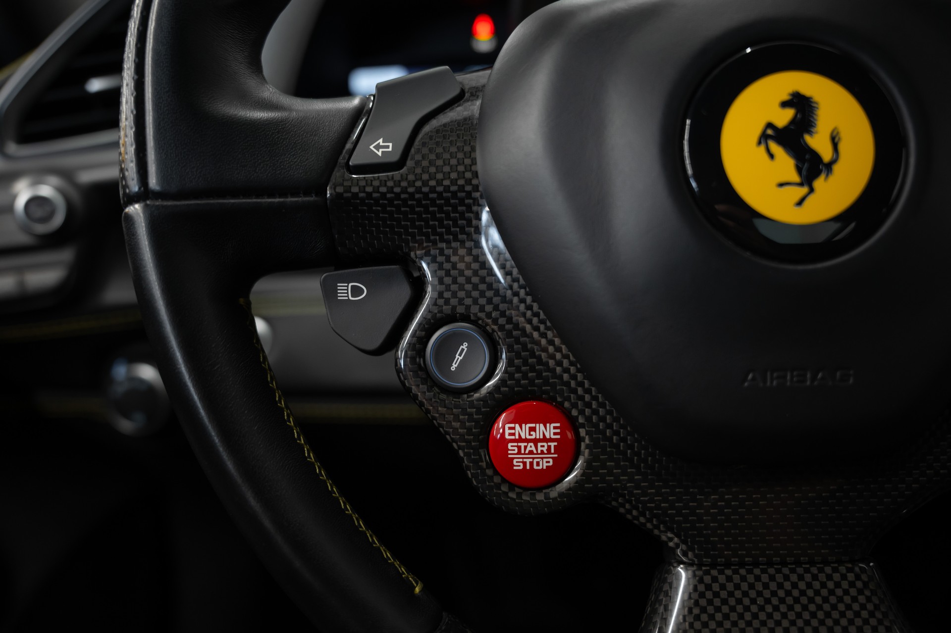 FERRARI 488 GTB 3.9 V8-image-17