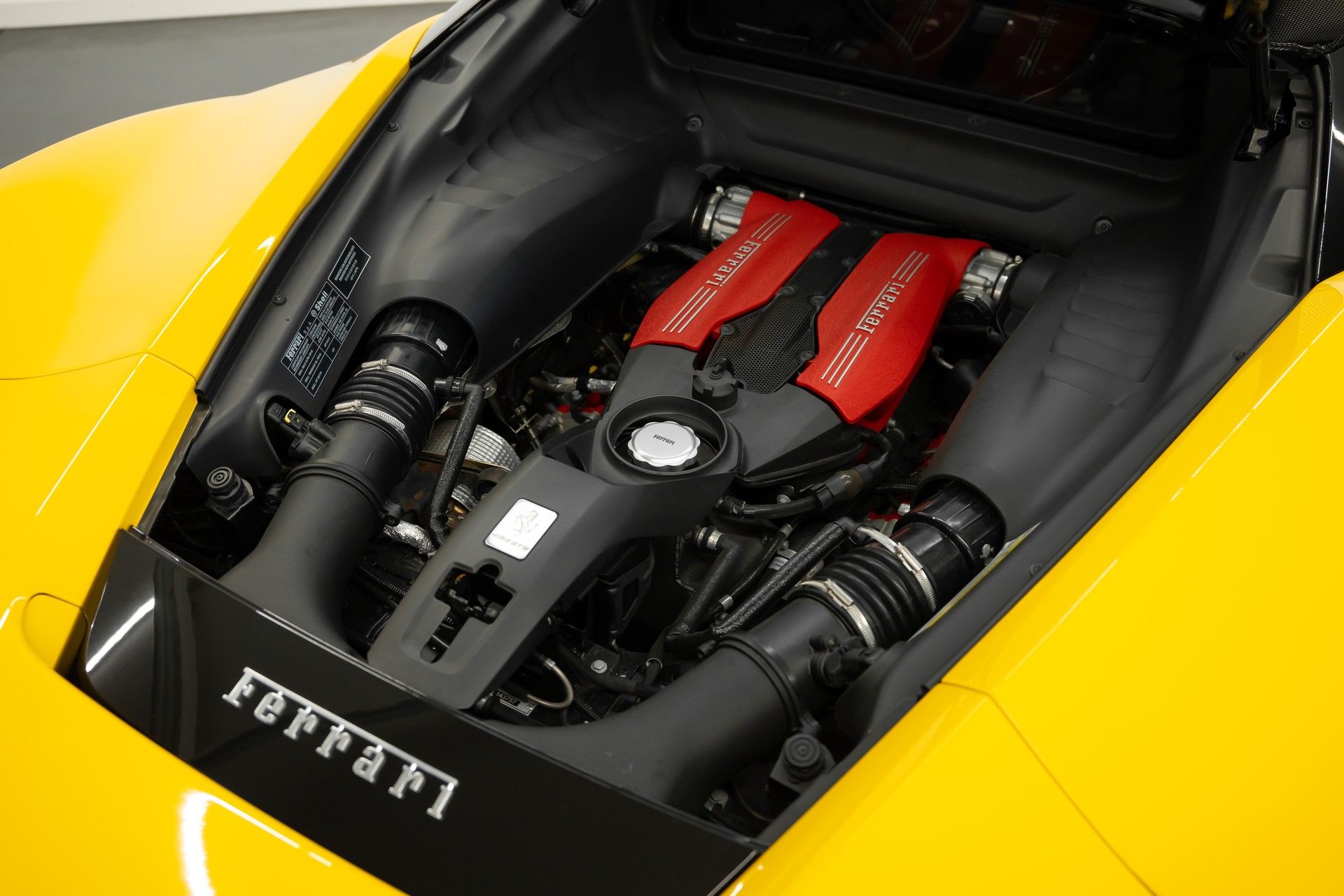 FERRARI 488 GTB 3.9 V8-image-24