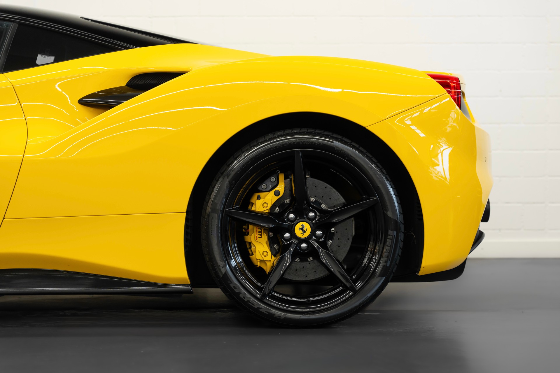 FERRARI 488 GTB 3.9 V8-image-12