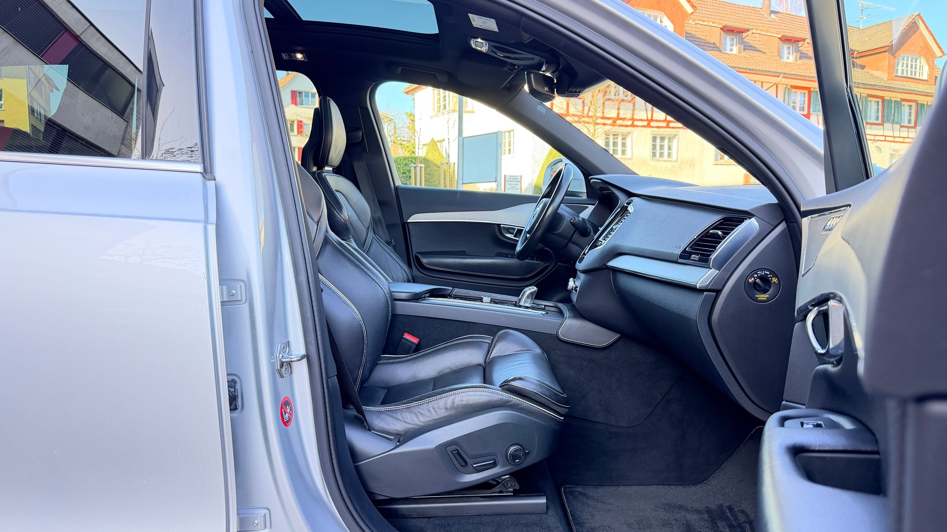 VOLVO XC90 T8 AWD R-Design Geartronic-image-12