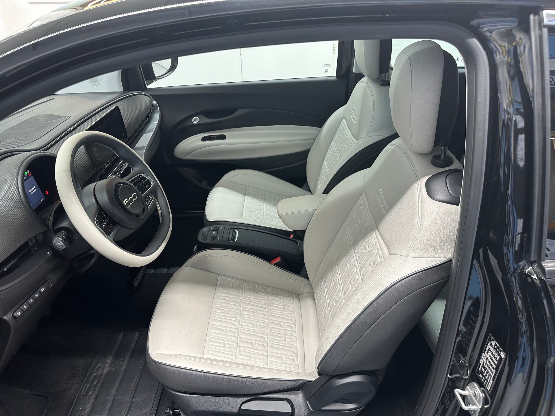 FIAT 500 electric 87 kW La Prima-image-7
