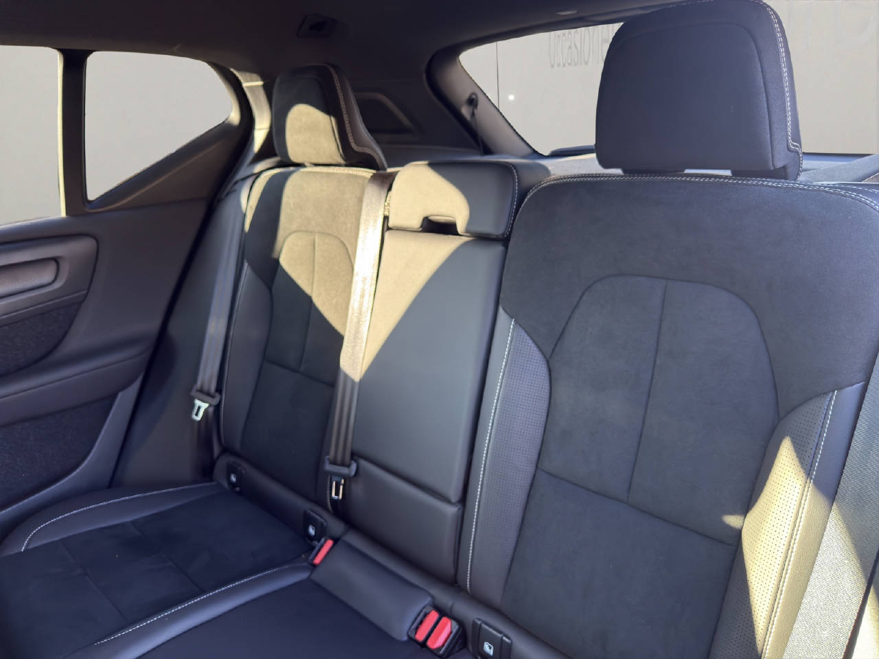 VOLVO XC40 2.0 T4 R-Design AWD .-image-14