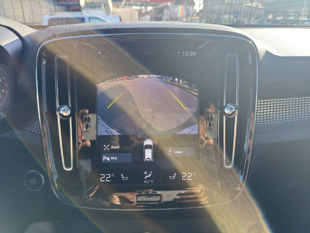 VOLVO XC40 2.0 T4 R-Design AWD .-image-12