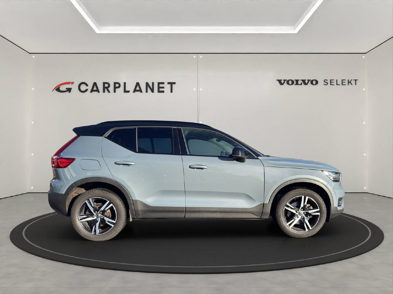 VOLVO XC40 2.0 T4 R-Design AWD .-image-2