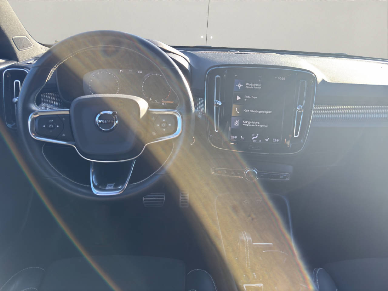VOLVO XC40 2.0 T4 R-Design AWD .-image-8