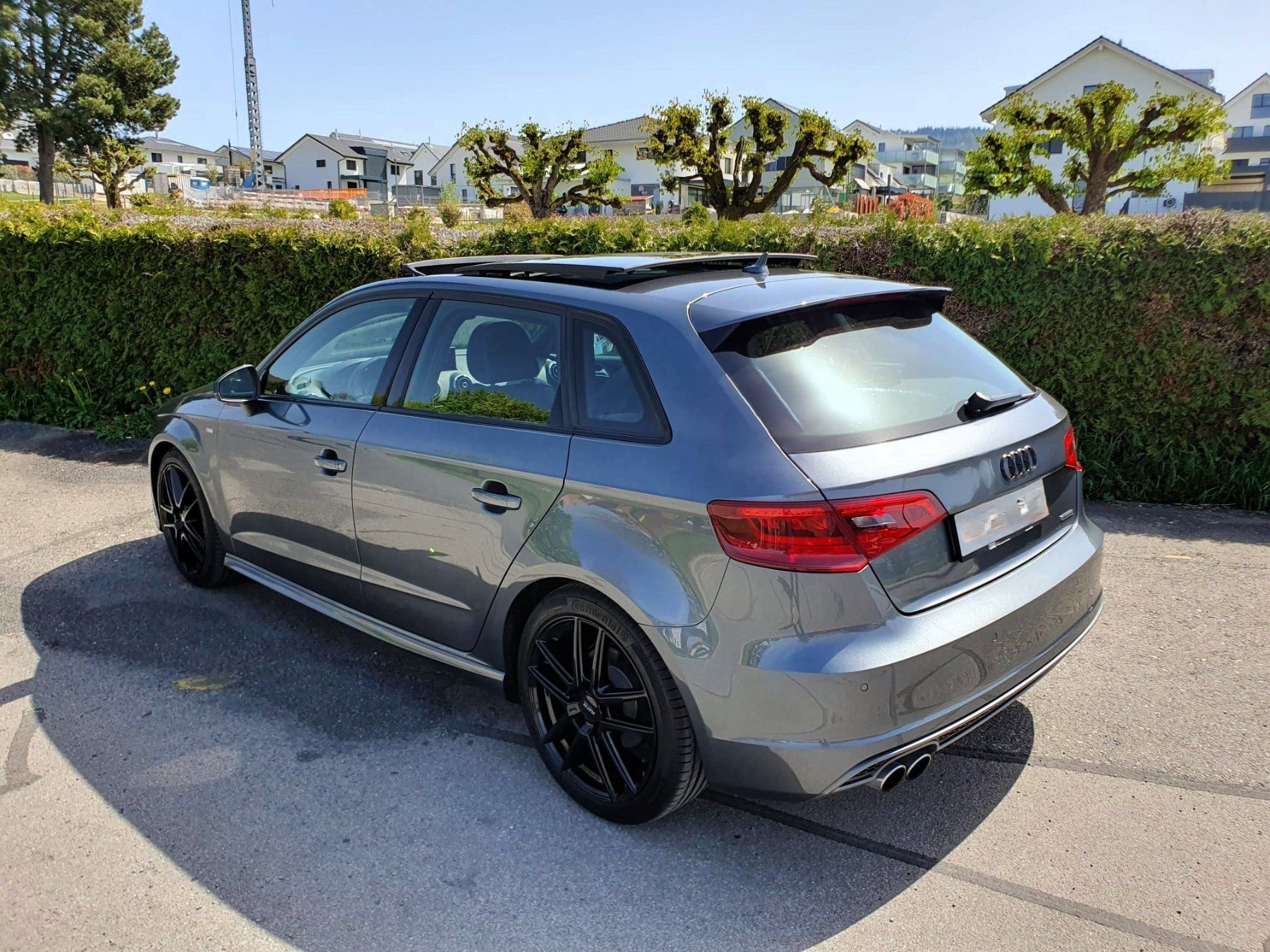 AUDI A3 Sportback 1.8 TFSI Attraction quattro S-tronic-image-1