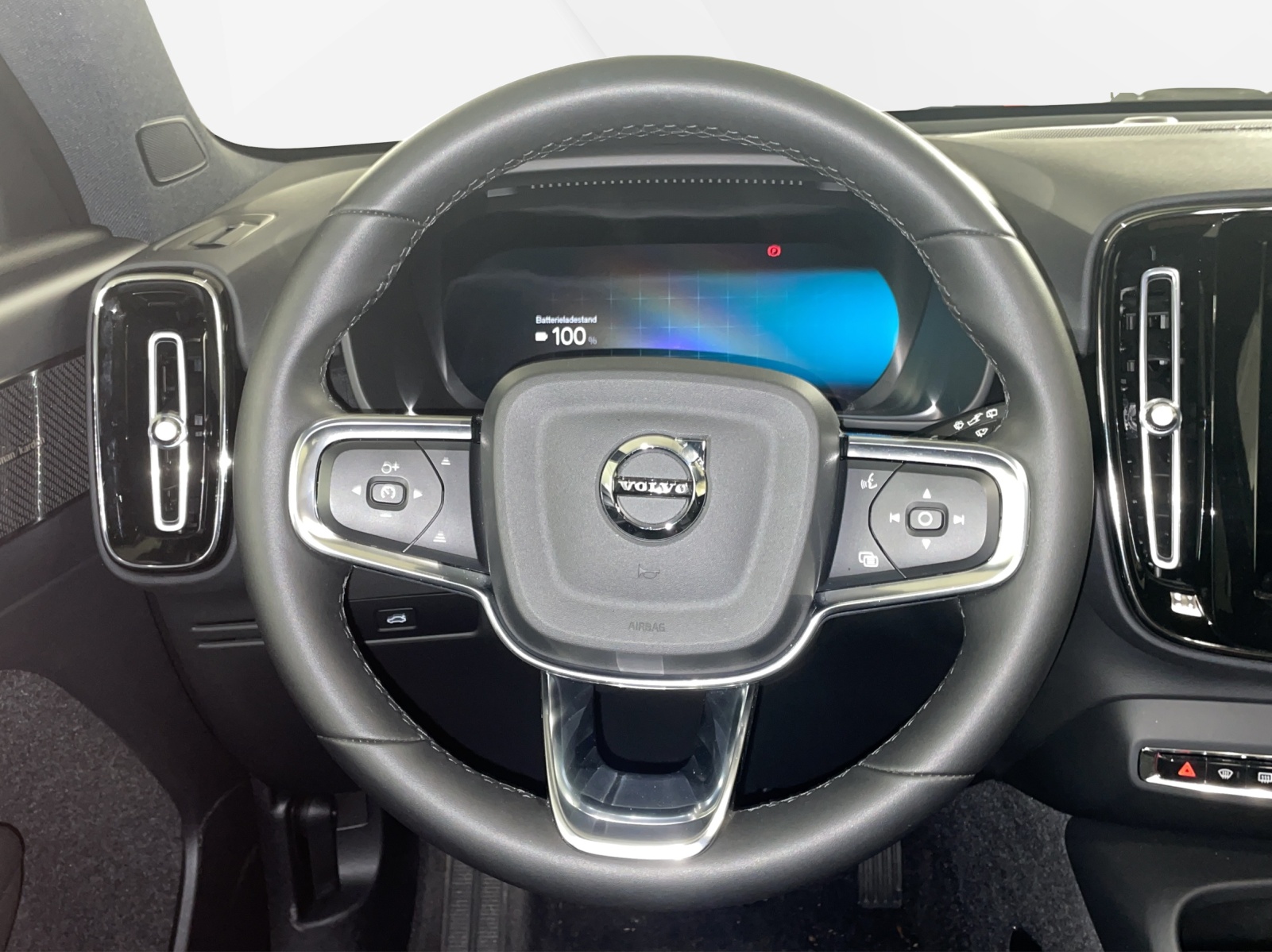 VOLVO XC40 P6 Ultimate-image-7
