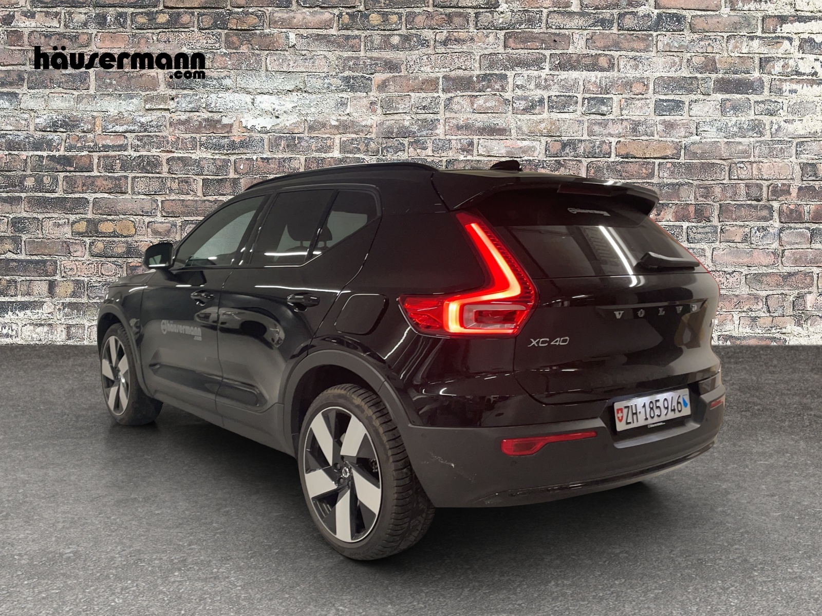 VOLVO XC40 P6 Ultimate-image-2