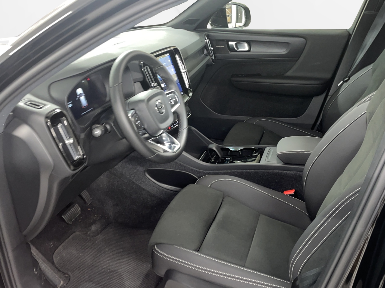 VOLVO XC40 P6 Ultimate-image-3