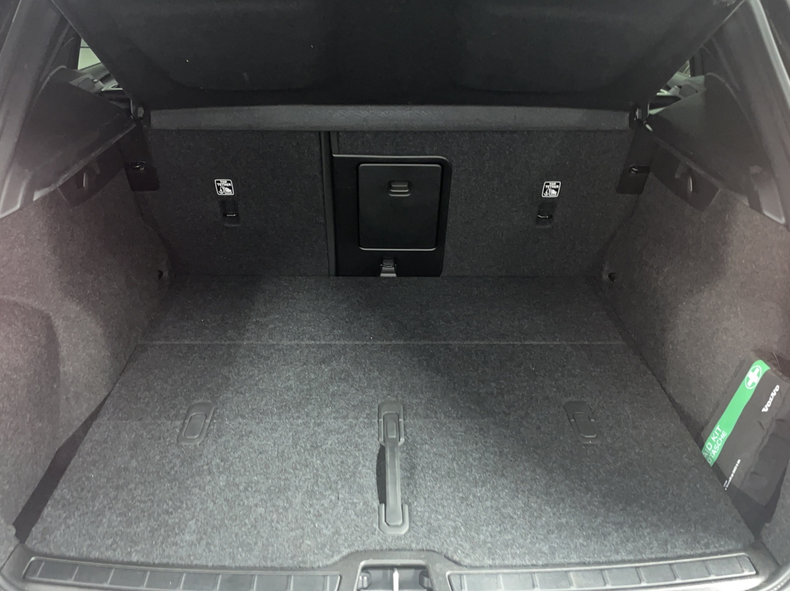 VOLVO XC40 P6 Ultimate-image-12