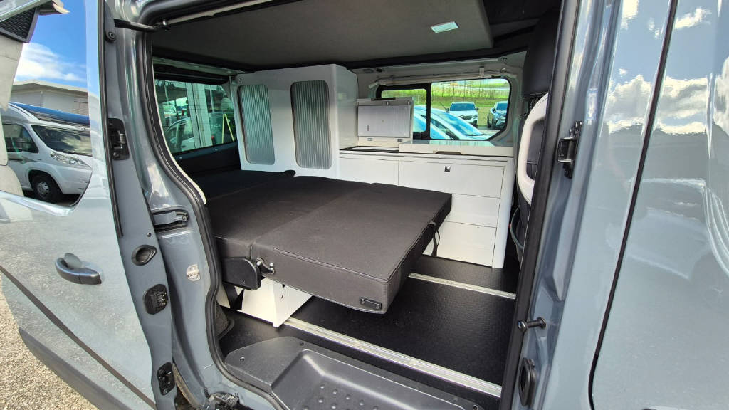 RENAULT Adria Active 2.0 dCi 150 EDC-image-11