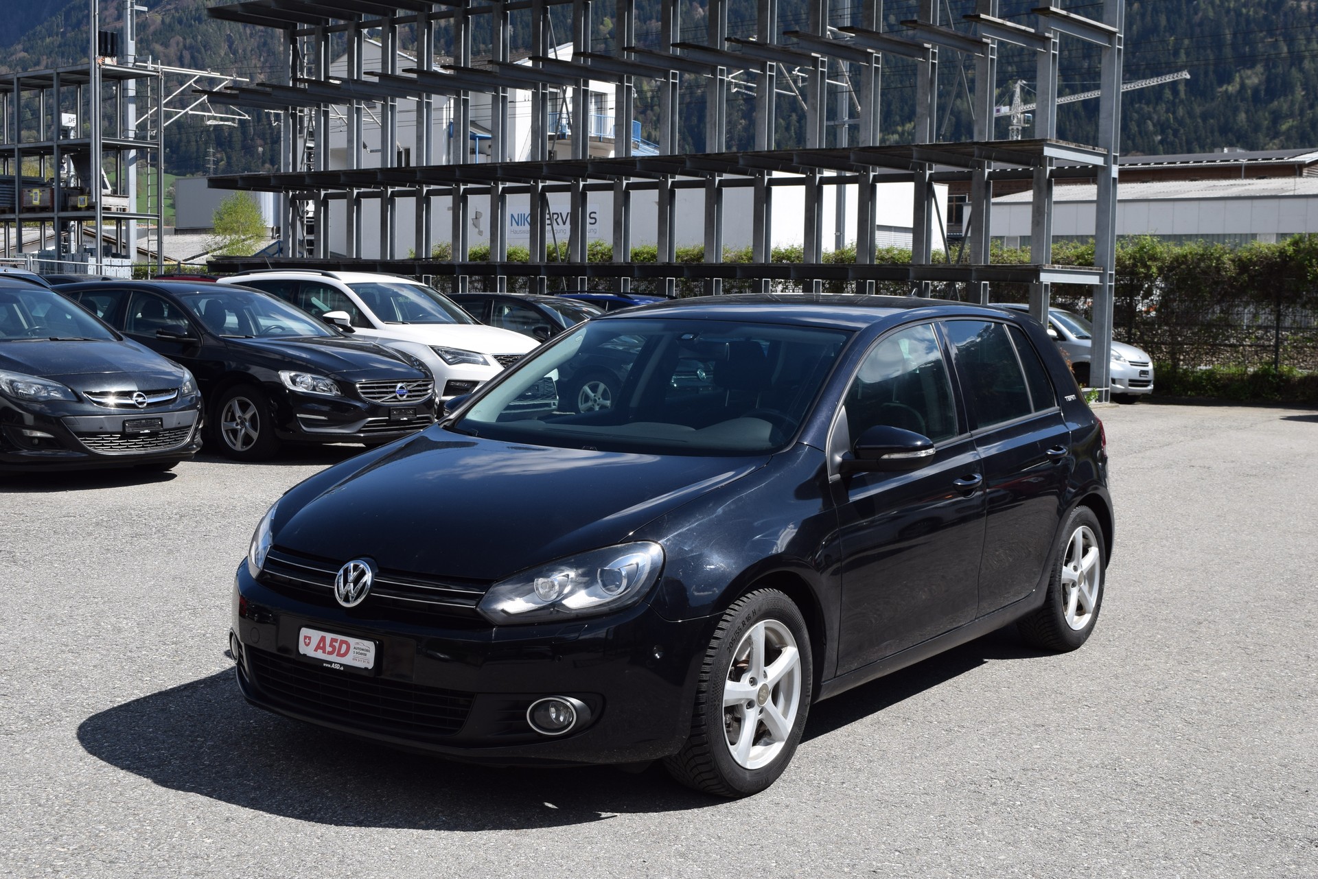 VW Golf 2.0 TDI Team 4Motion-image-2