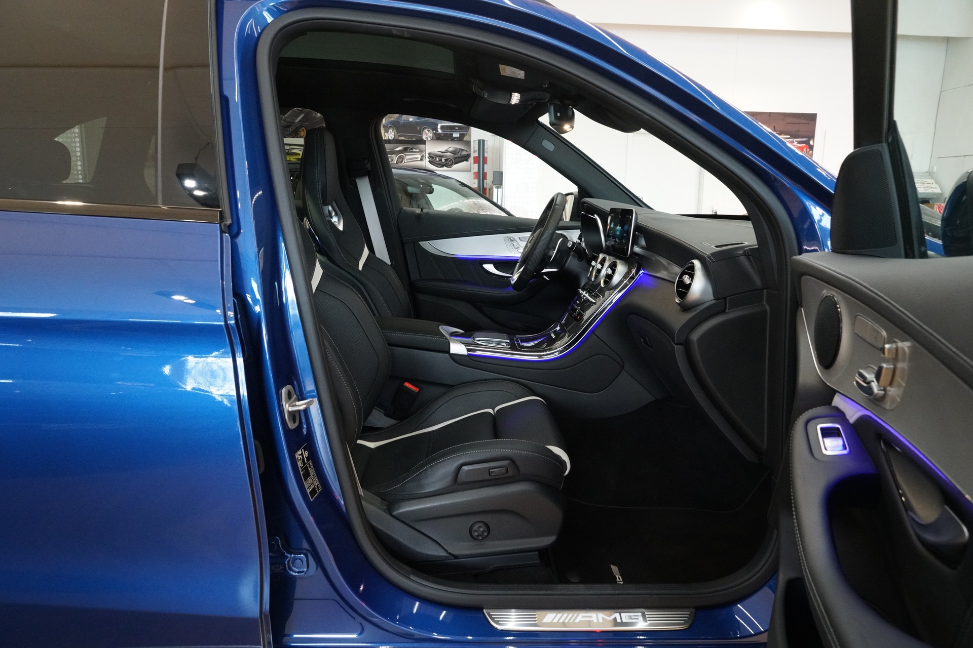 MERCEDES-BENZ GLC 63 S AMG 4Matic 9G-Tronic Spectral Blue-image-27