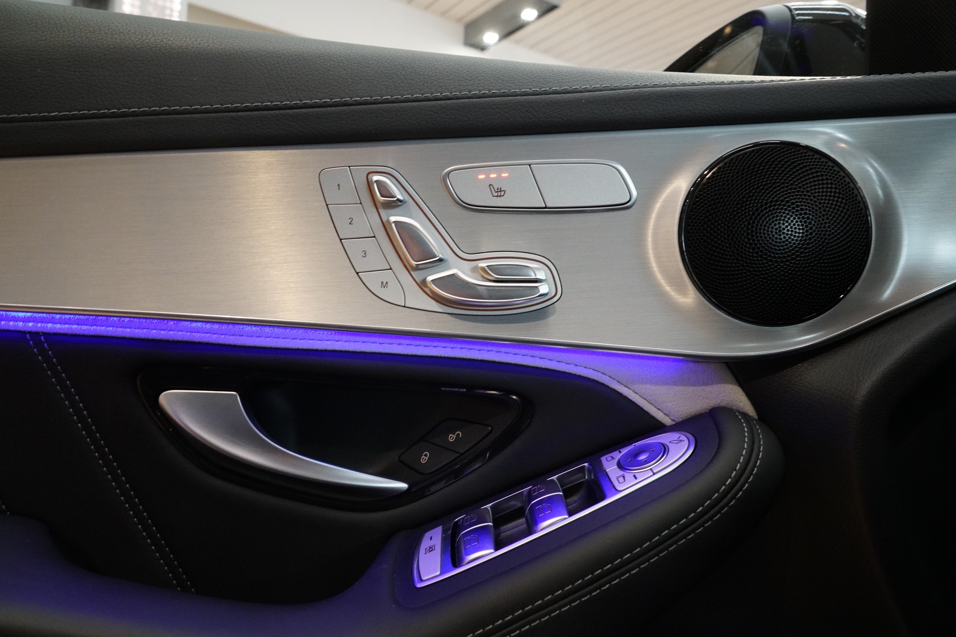 MERCEDES-BENZ GLC 63 S AMG 4Matic 9G-Tronic Spectral Blue-image-16