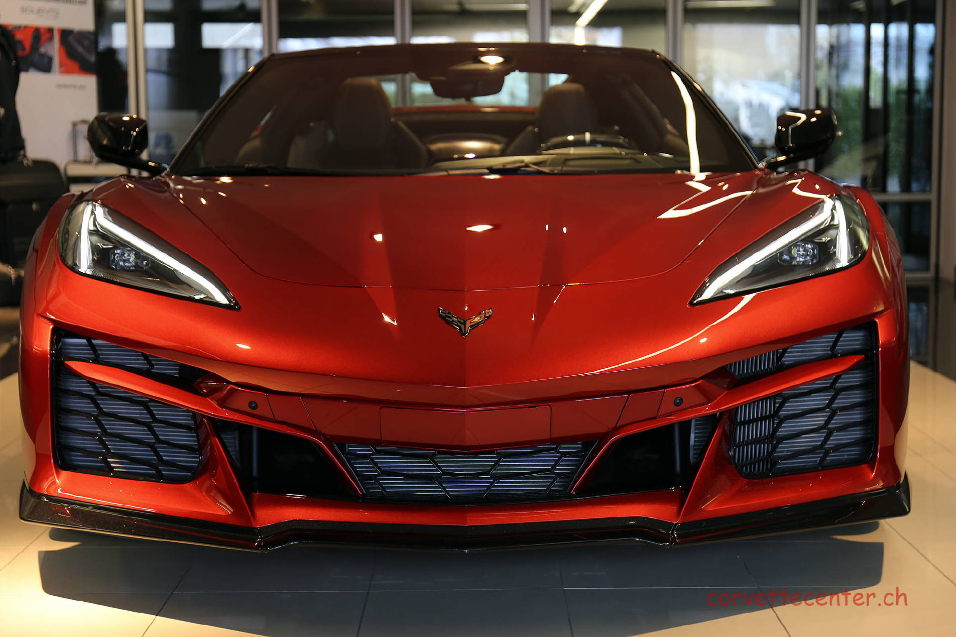 CHEVROLET Corvette E-Ray 3LZ Convertible-showroom-element-2