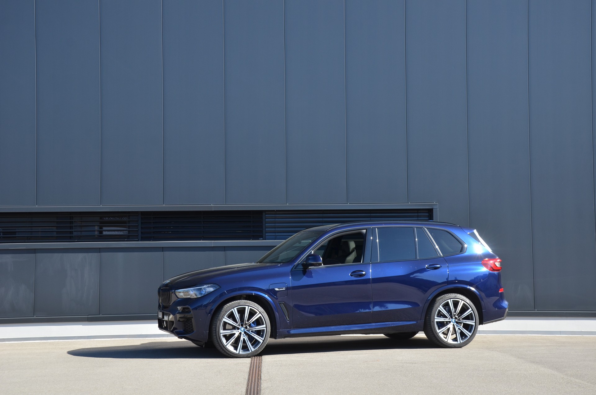 BMW X5 xDrive45e M Sport Steptronic-image-1