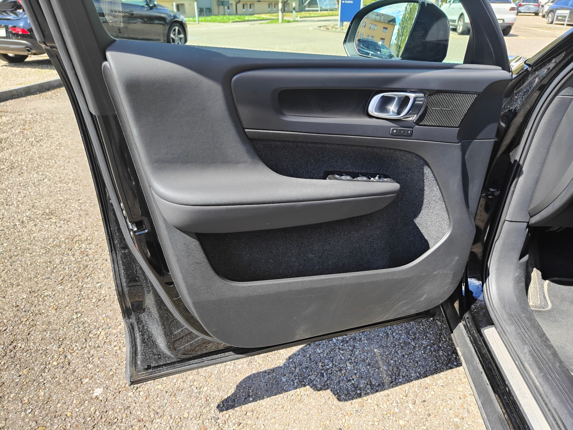 VOLVO C40 Recharge Twin-image-7