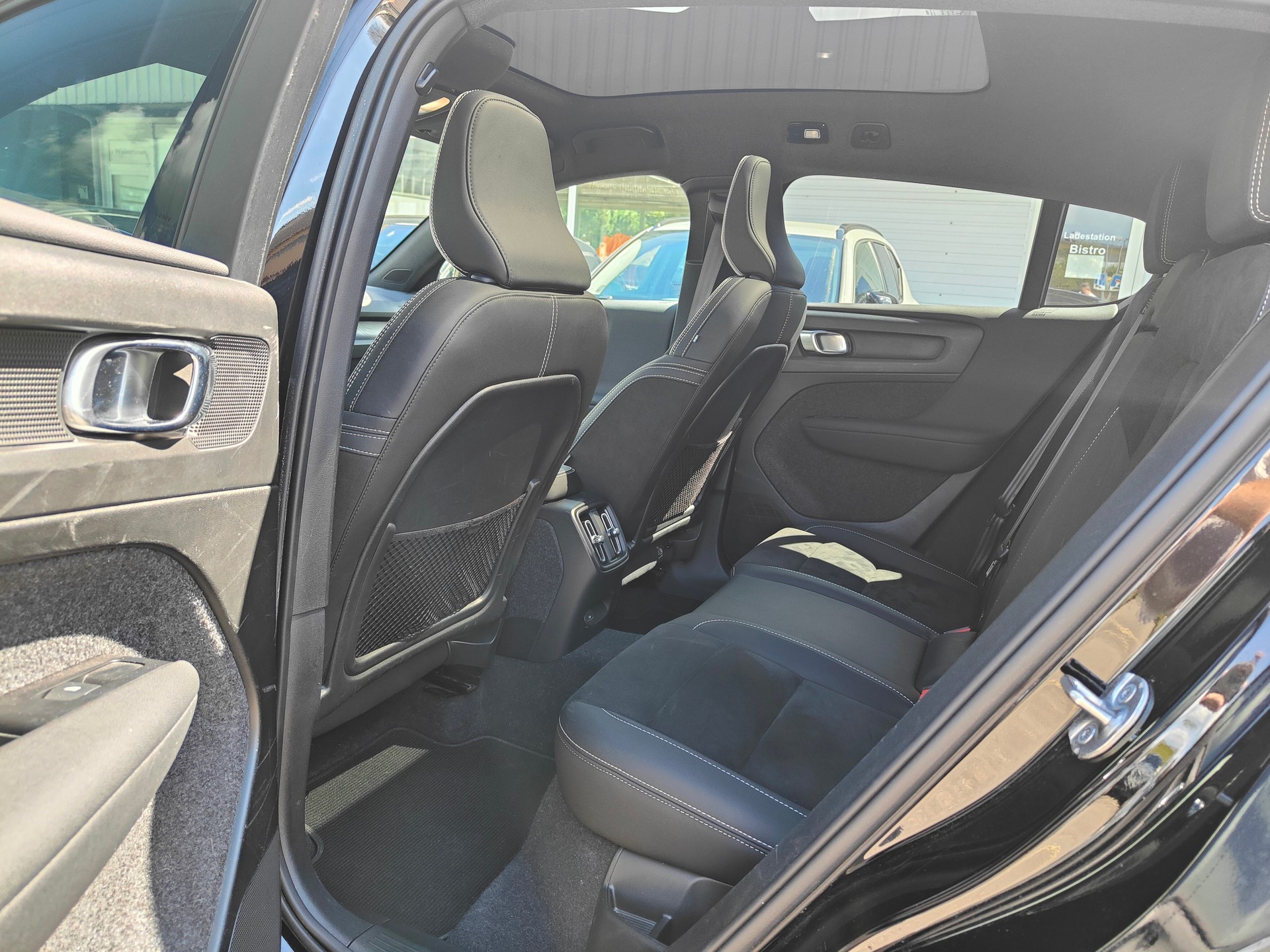 VOLVO C40 Recharge Twin-image-13