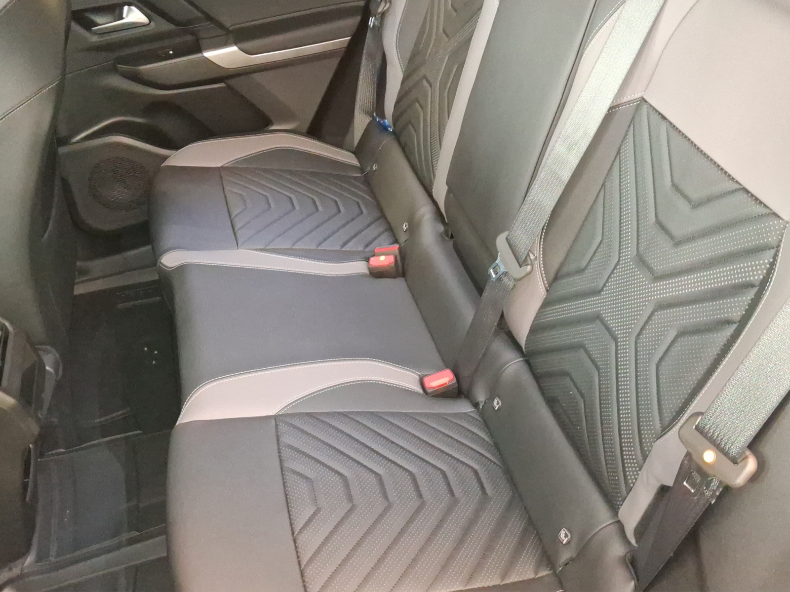 JEEP Compass Elektro 74kWh First Edition-image-8