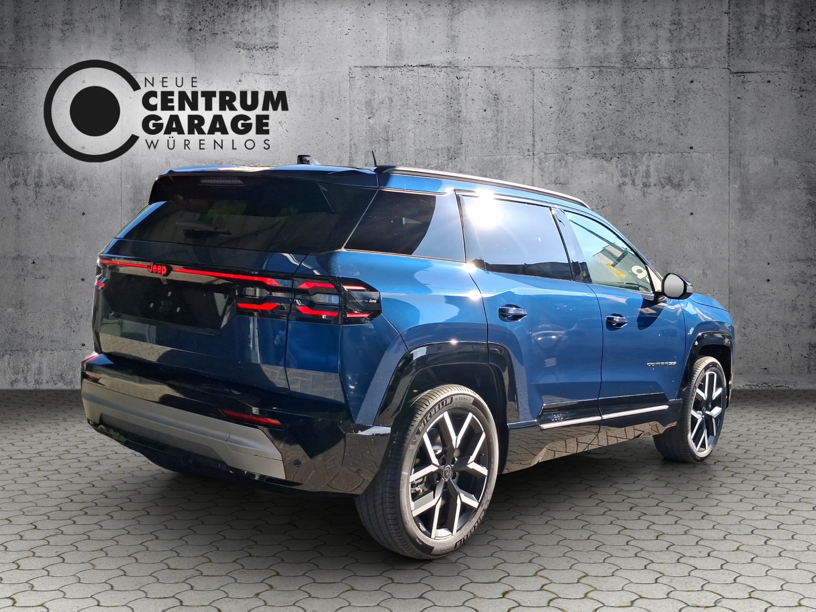 JEEP Compass Elektro 74kWh First Edition-showroom-element-3