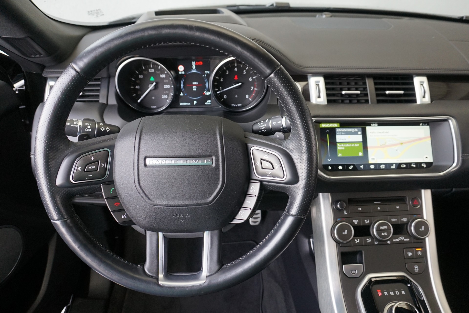 LAND ROVER Evoque 2.0Si4 HSE Dynamic 241PS Convertible mit Abstandsregeltempomat und Anhängerkupplung-image-28