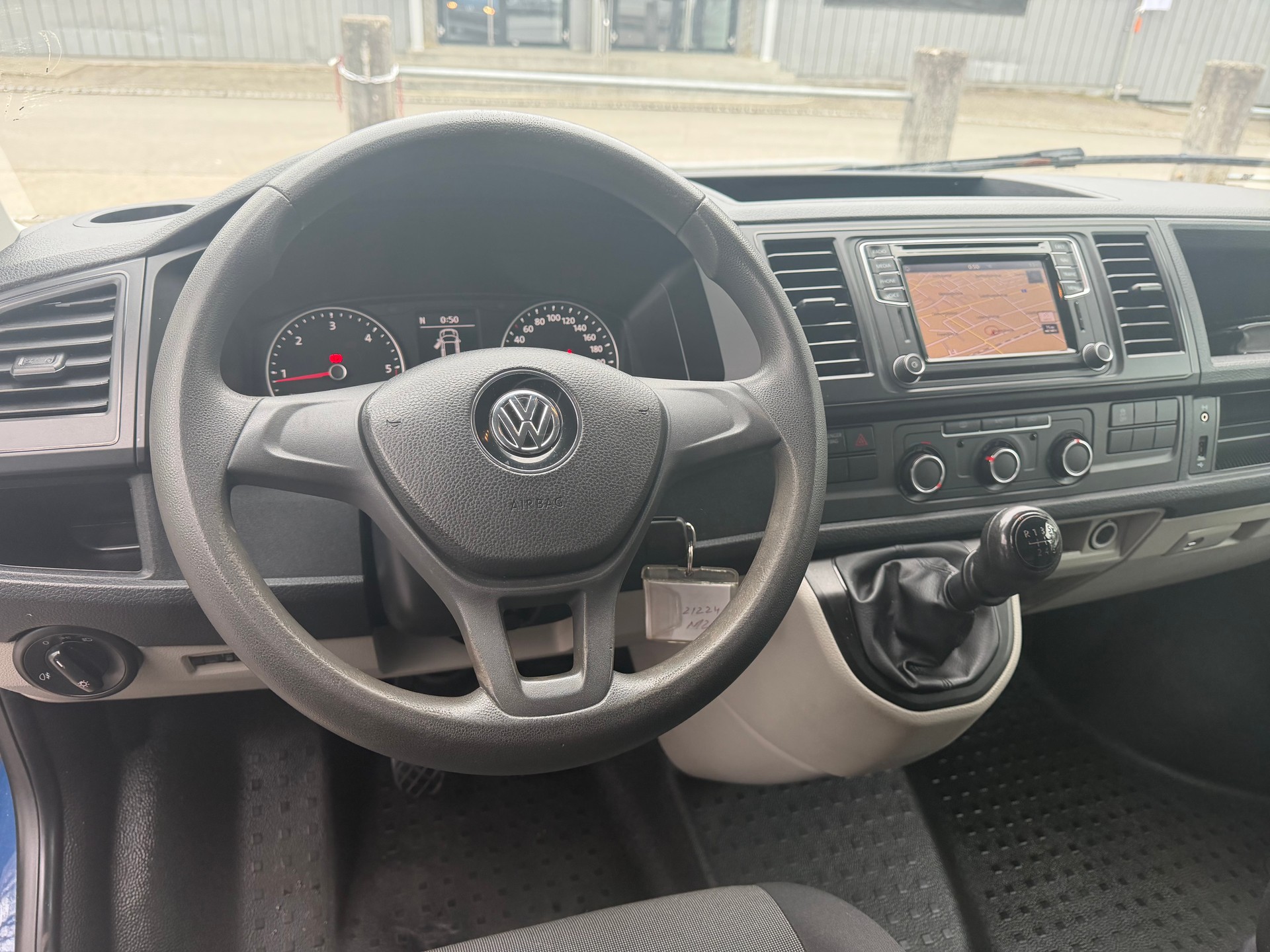 VW T6 2.0 TDI 4Motion ** Navigation ** 2x Airbag ** Klimaanlage ** PDC Hinen ** Nutzlast 781 Kg **-image-3