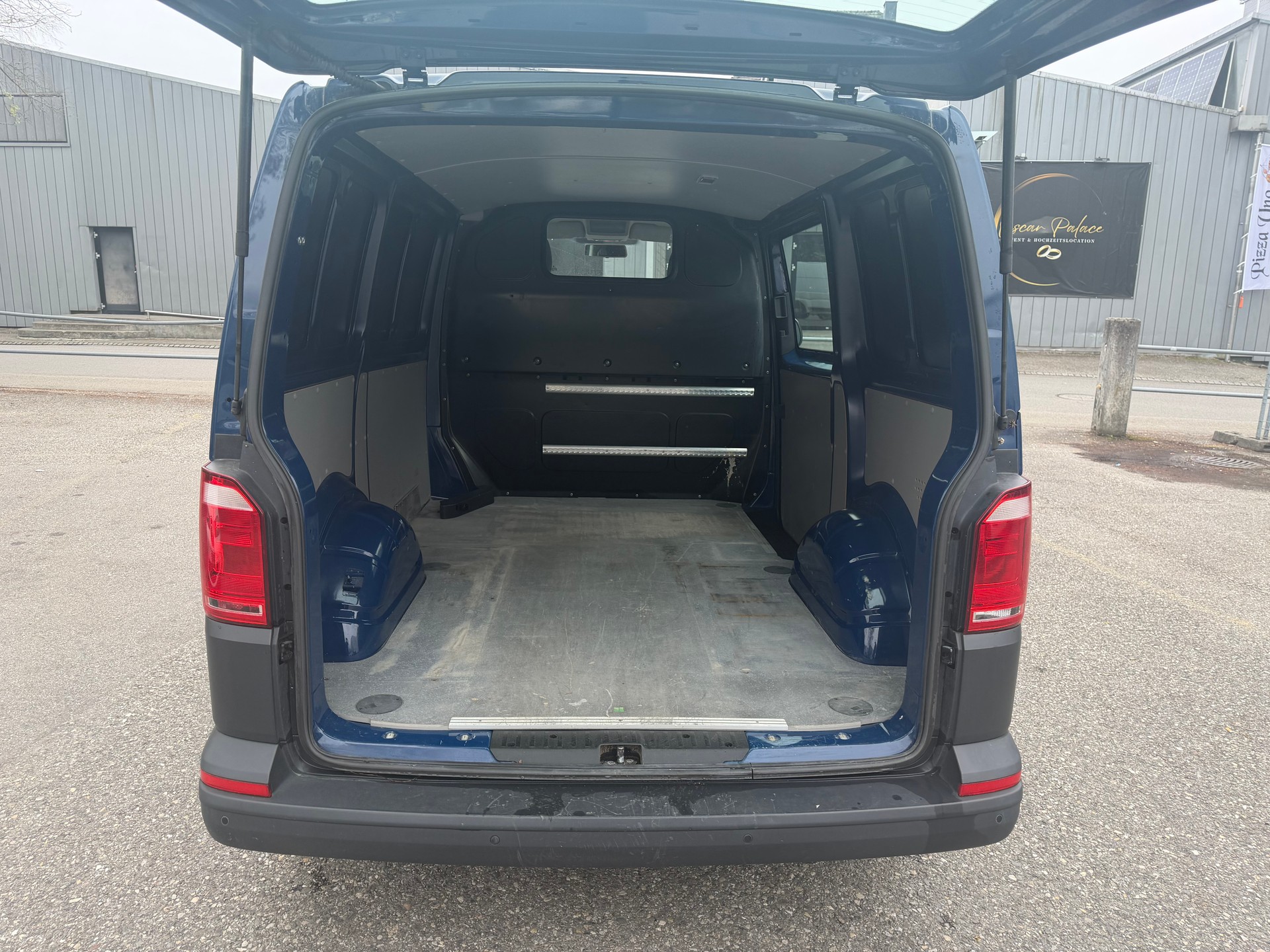 VW T6 2.0 TDI 4Motion ** Navigation ** 2x Airbag ** Klimaanlage ** PDC Hinen ** Nutzlast 781 Kg **-image-10