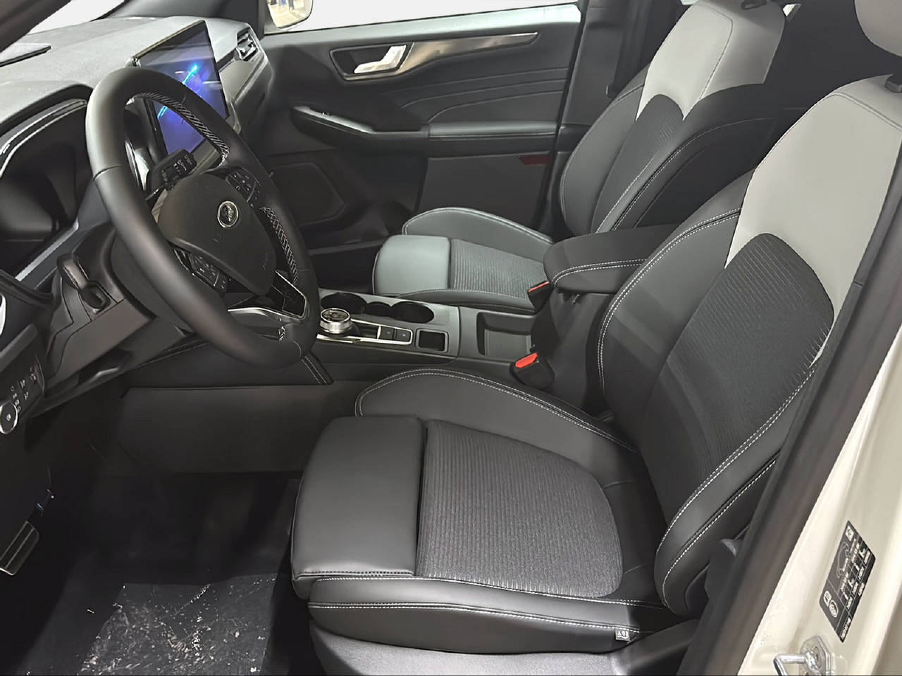 FORD Kuga 2.5 Plug-in Hybrid Sound Edition-image-13