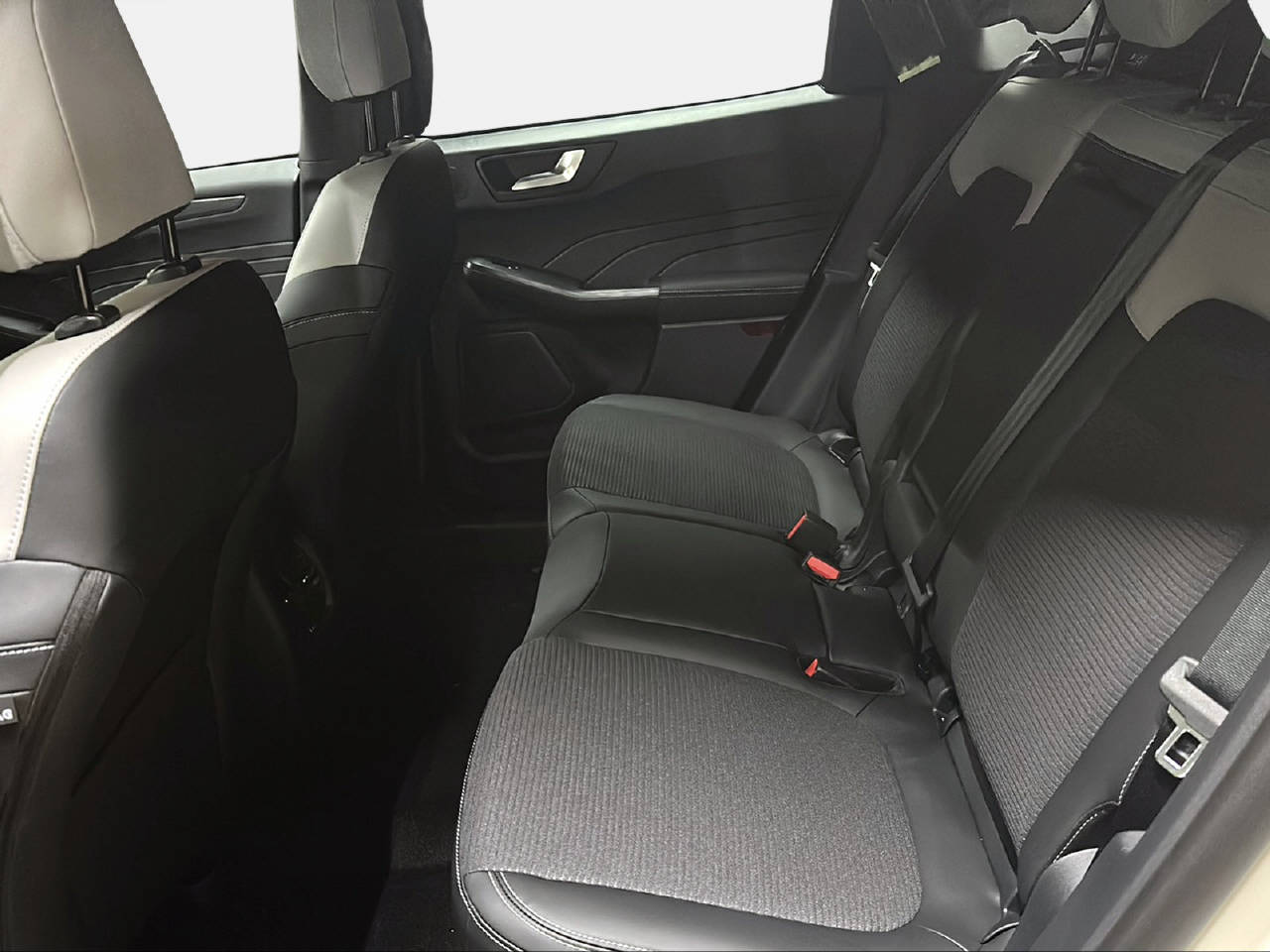 FORD Kuga 2.5 Plug-in Hybrid Sound Edition-image-10