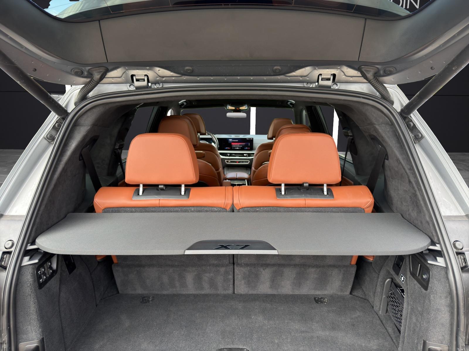 BMW X7 M60i-image-16