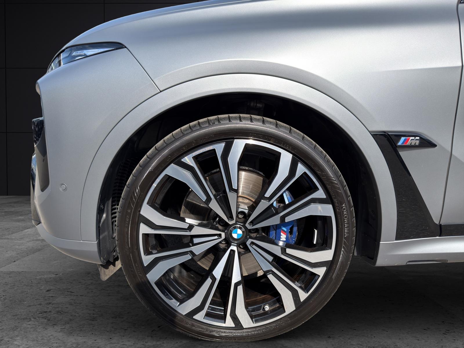 BMW X7 M60i-image-8