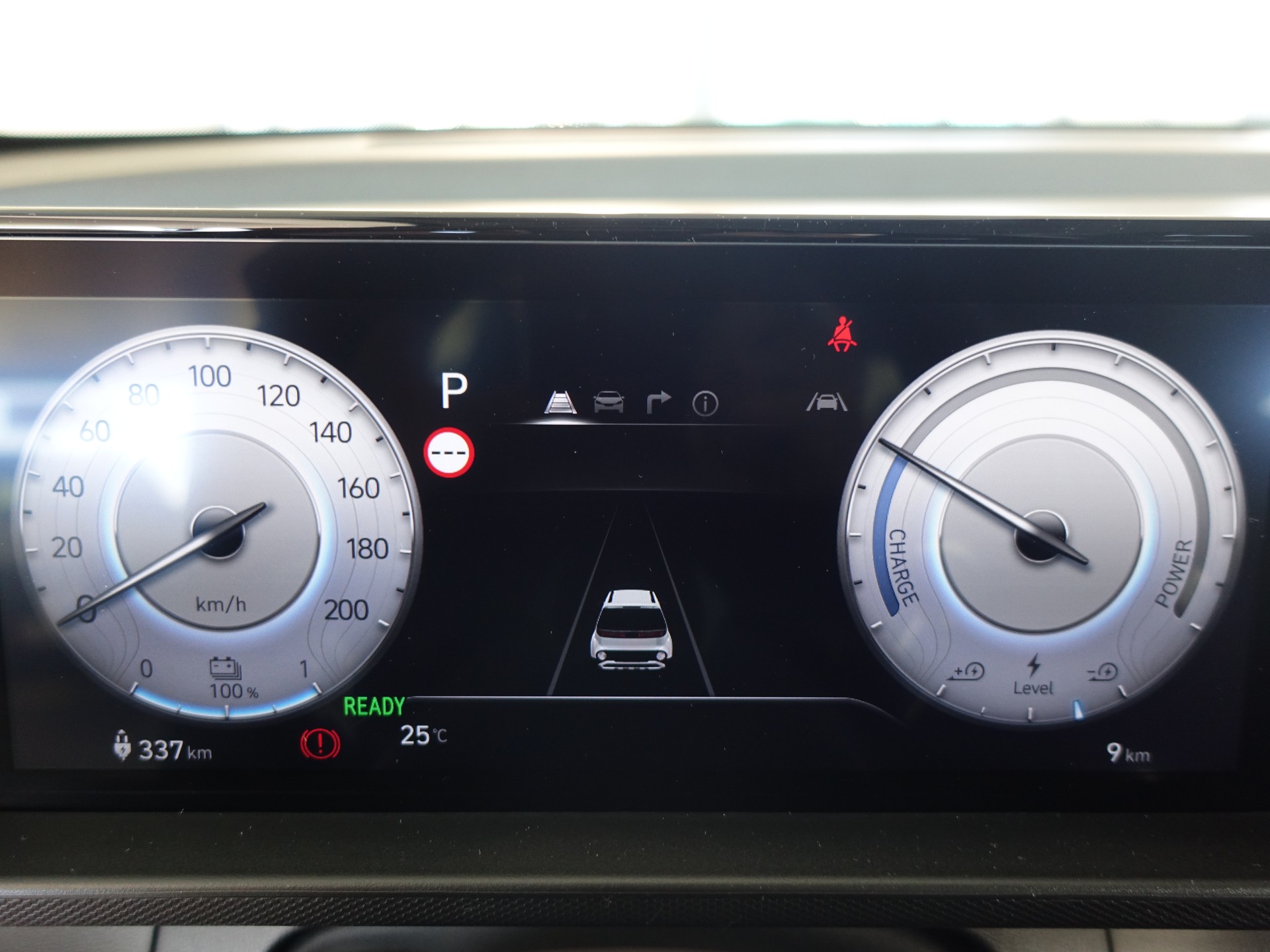 HYUNDAI Inster 49kWh Origo grosser Akku 115PS-image-8