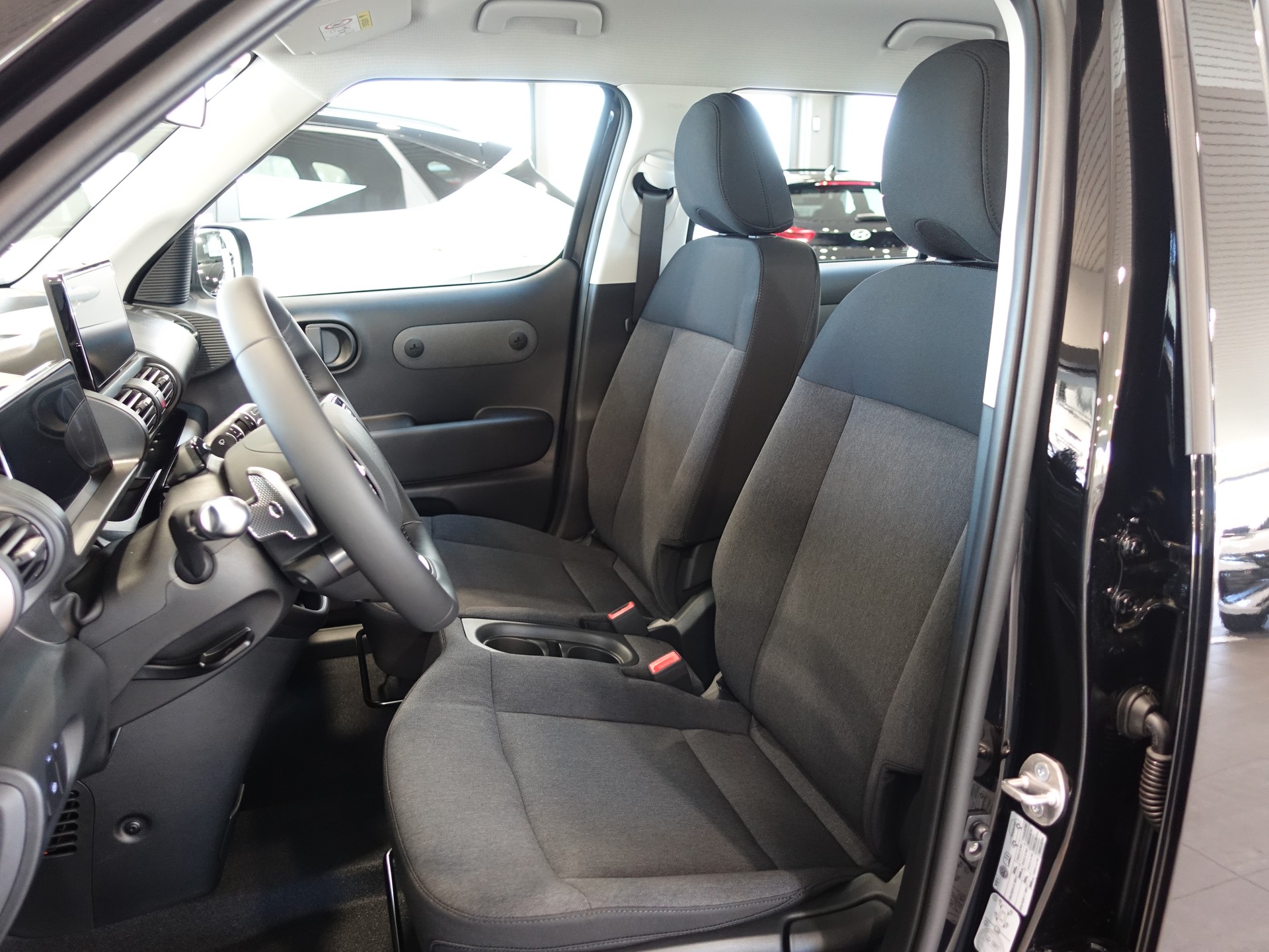 HYUNDAI Inster 49kWh Origo grosser Akku 115PS-image-11