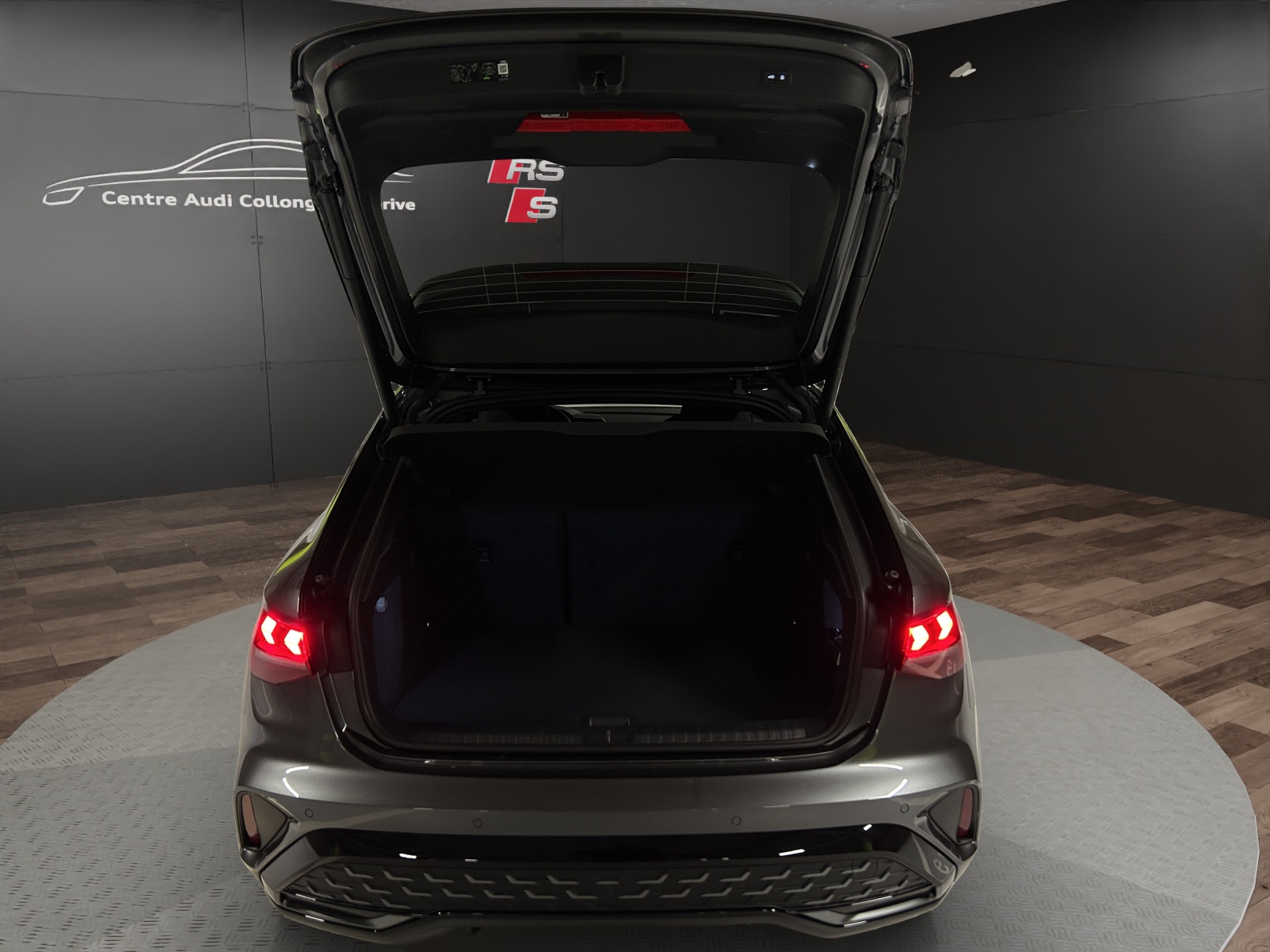 AUDI A3 Sportback TFSI 150 kW quattro S line S tronic-image-17