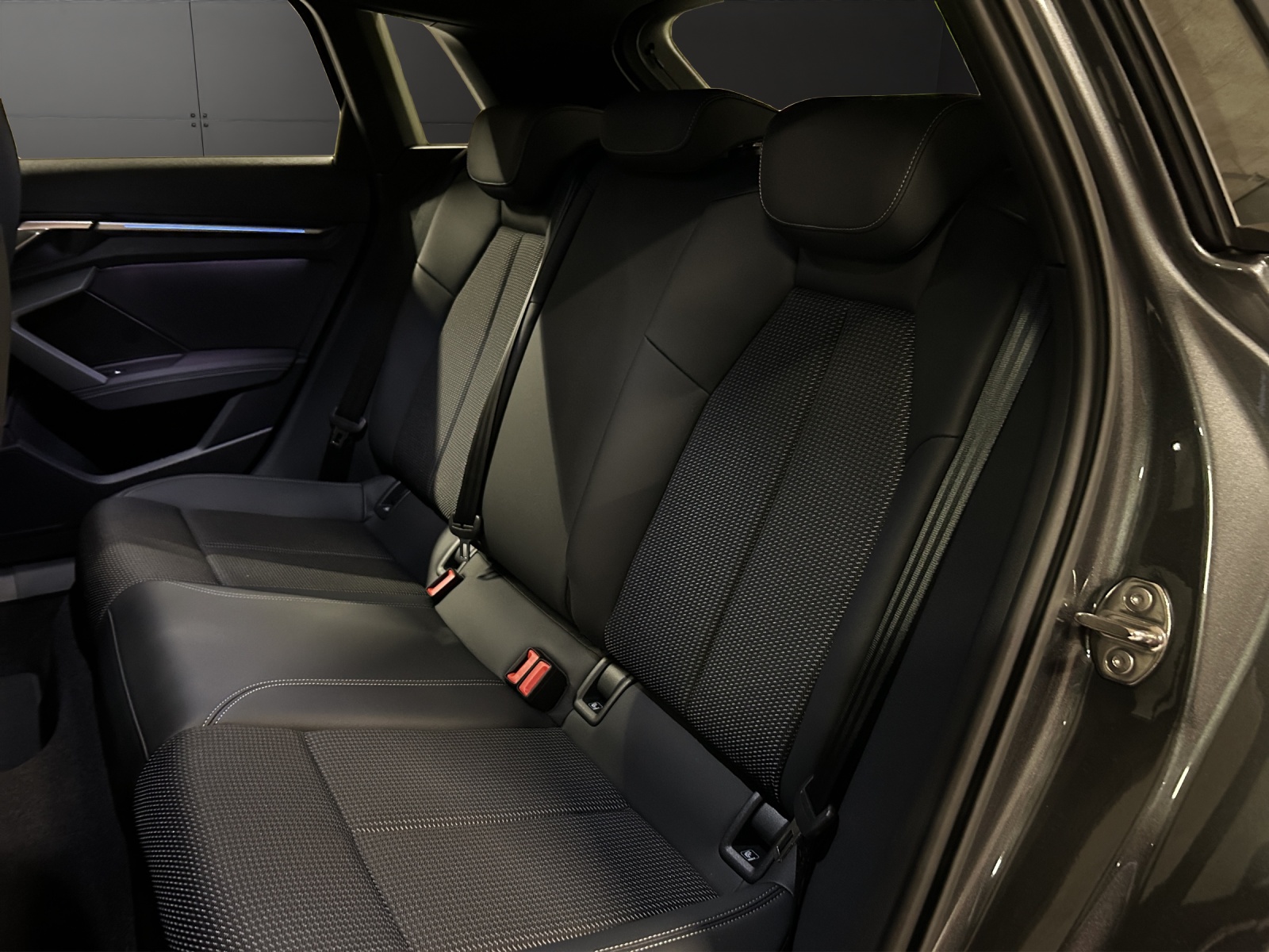 AUDI A3 Sportback TFSI 150 kW quattro S line S tronic-image-11