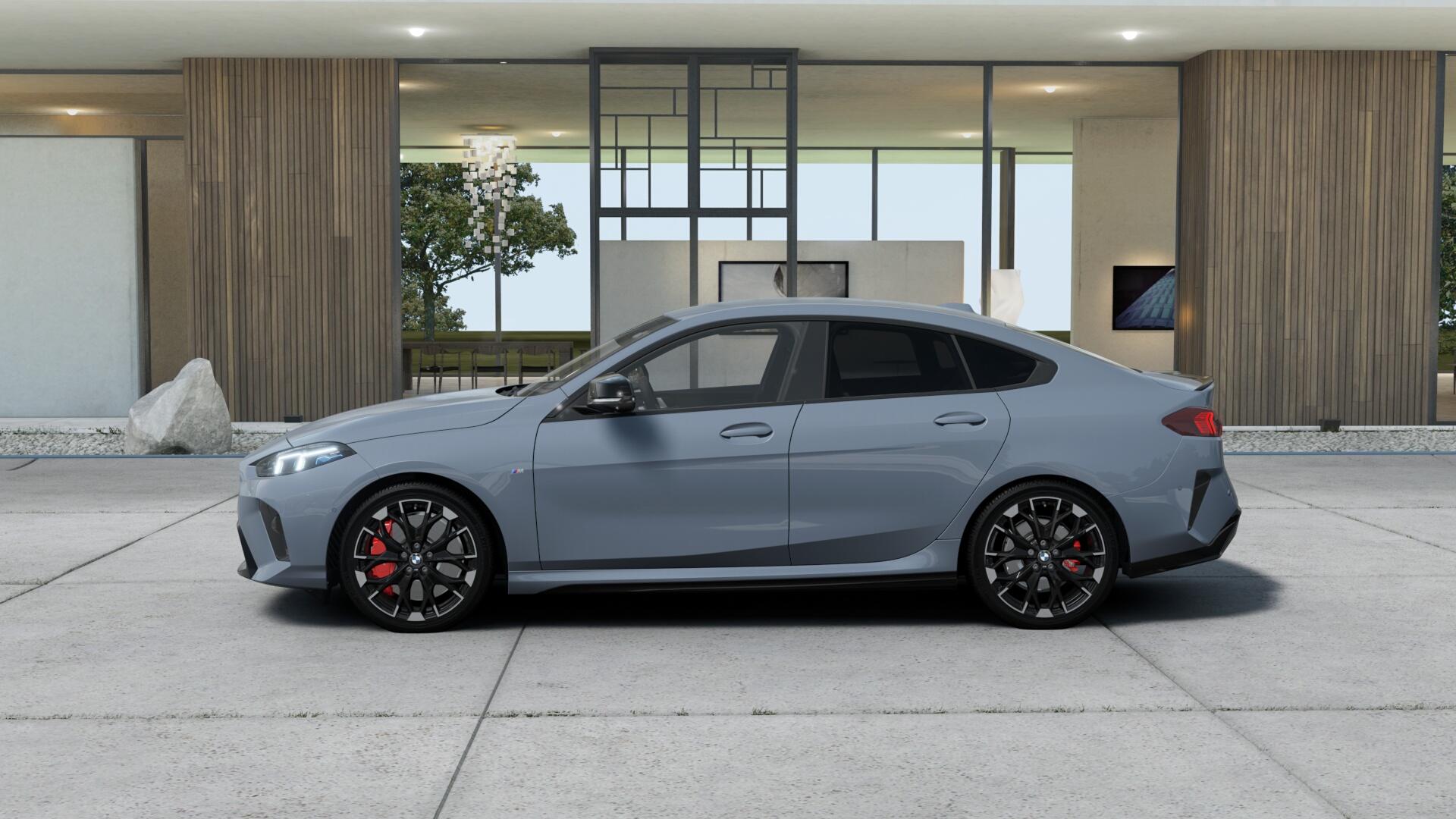 BMW M235i xDrive Gran Coupé-image-1